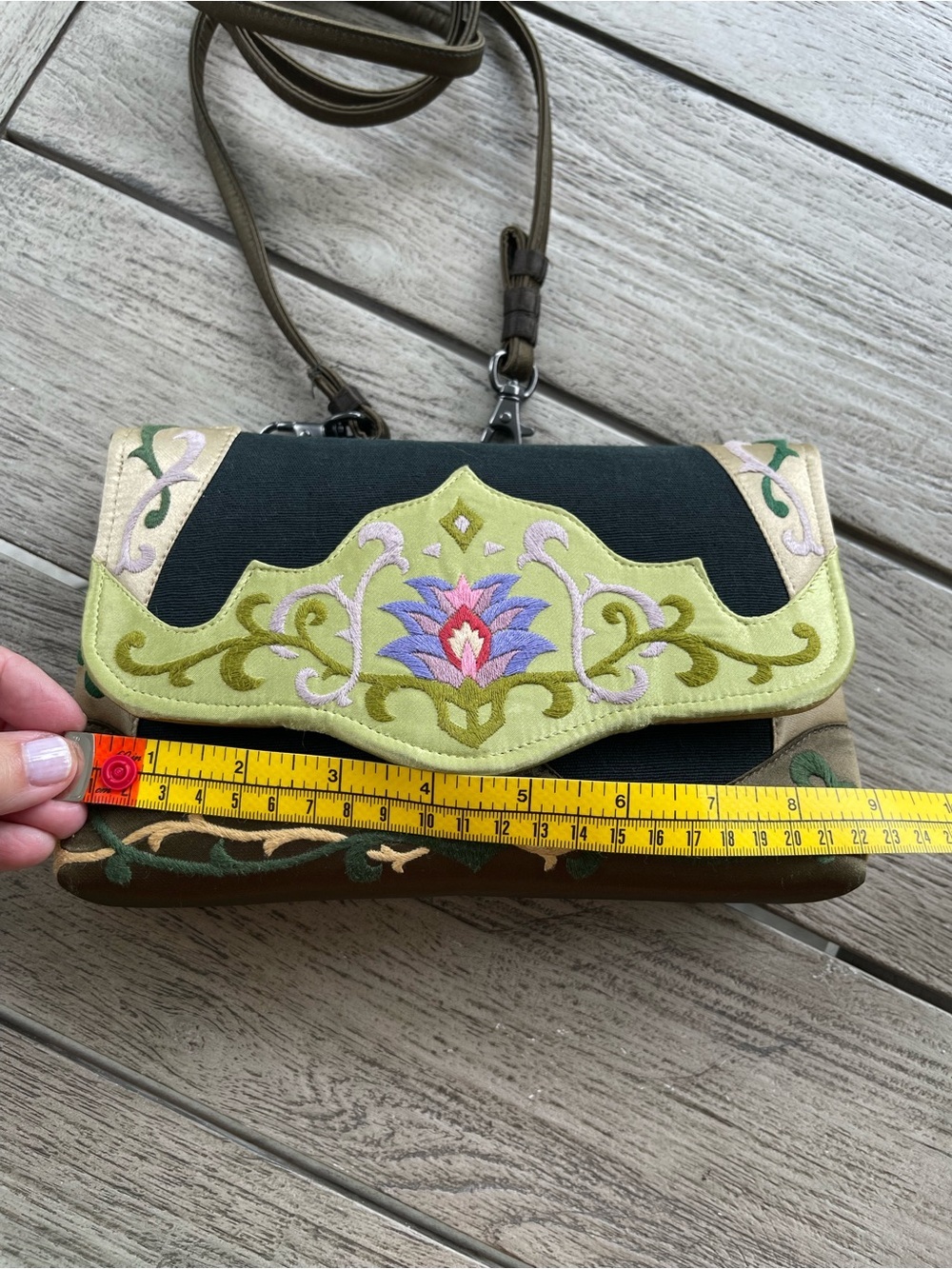 OOVOO Designs Vintage 1990’s Embroidered Floral Convertible Crossbody Clutch Bag - Picture 9 of 9